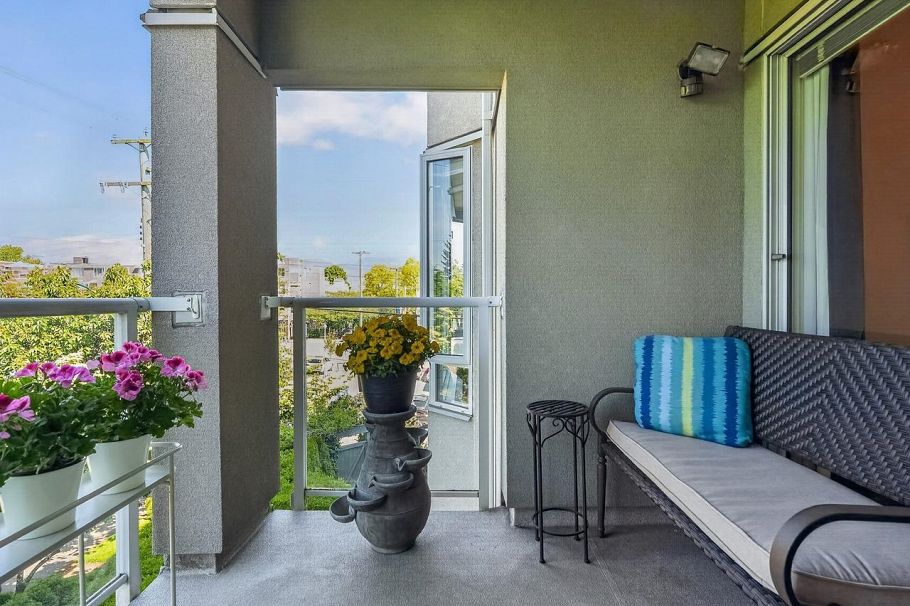 305-2195 W 5th Avenue Vancouver, BC - 5