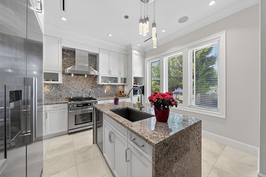 3285 W 12th Avenue Vancouver, BC - 20
