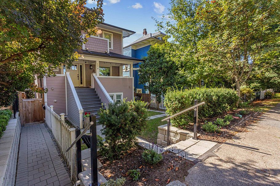 1372 E 10th Avenue Vancouver, BC - 2