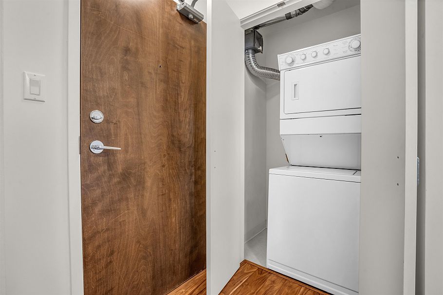 1206 155 W 1 Street North Vancouver, BC - 28