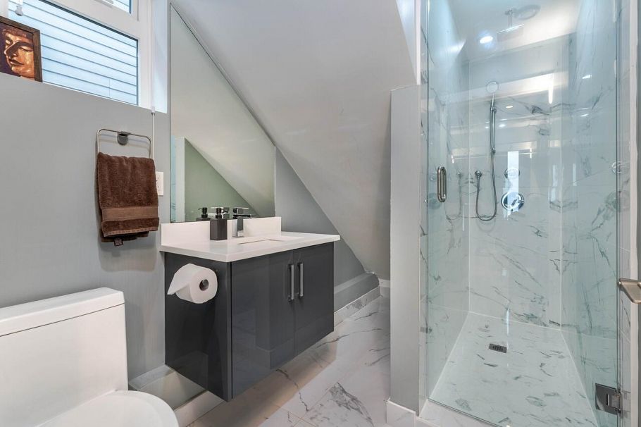 1805 E 37th Avenue Vancouver, BC - 10