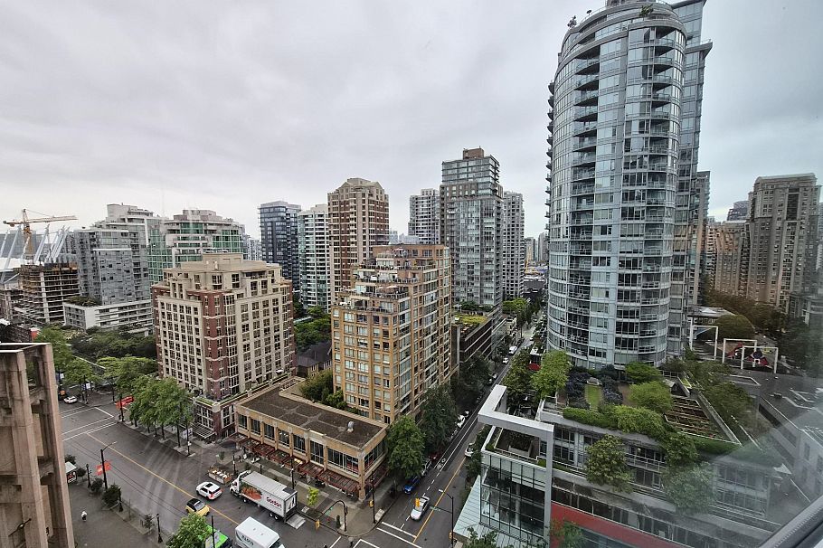 1800 433 Robson Street Vancouver, BC - 17