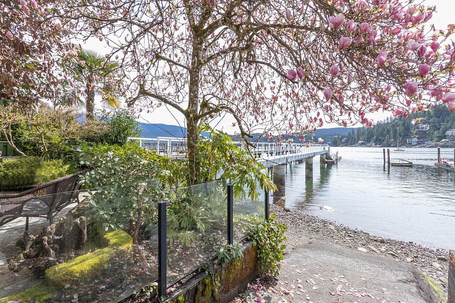 2588 Panorama Drive North Vancouver, BC - 26