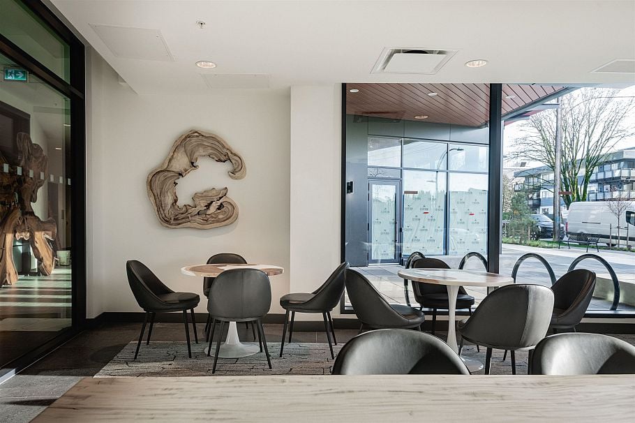 420 422 E 3rd Street North Vancouver, BC - 27