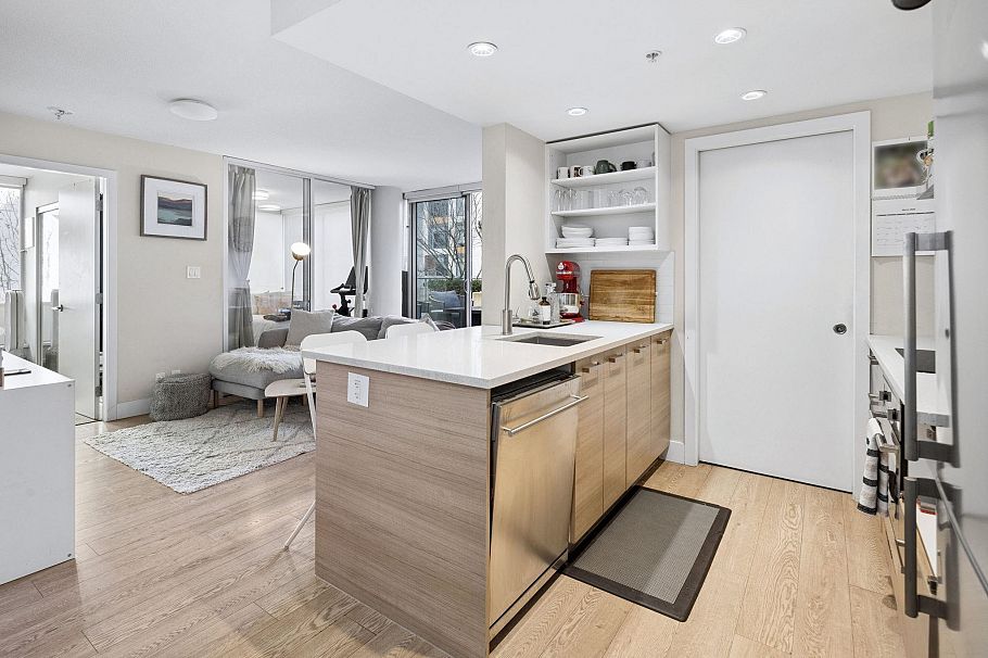 220 1783 Manitoba Street Vancouver, BC - 9