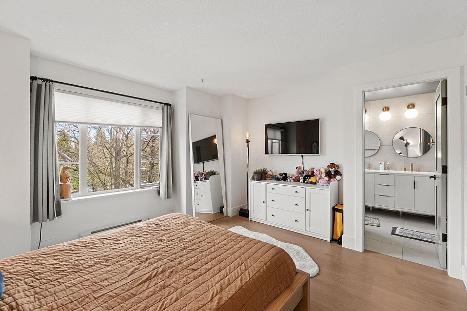 2561 East Mall Vancouver, BC - 13