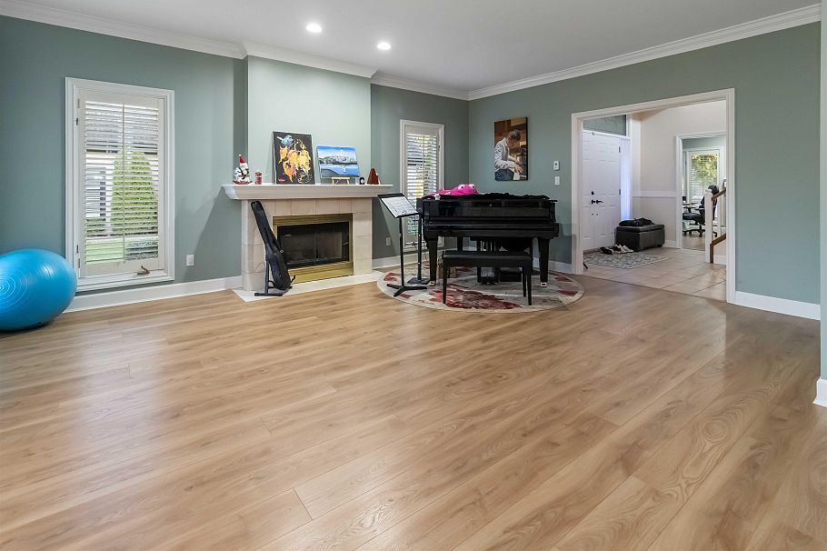 8405 Gillnet Place Vancouver, BC - 8
