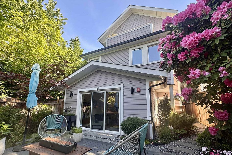1372 E 10th Avenue Vancouver, BC - 1