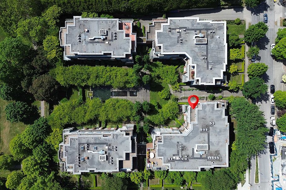 602 618 W 45th Avenue Vancouver, BC - 5