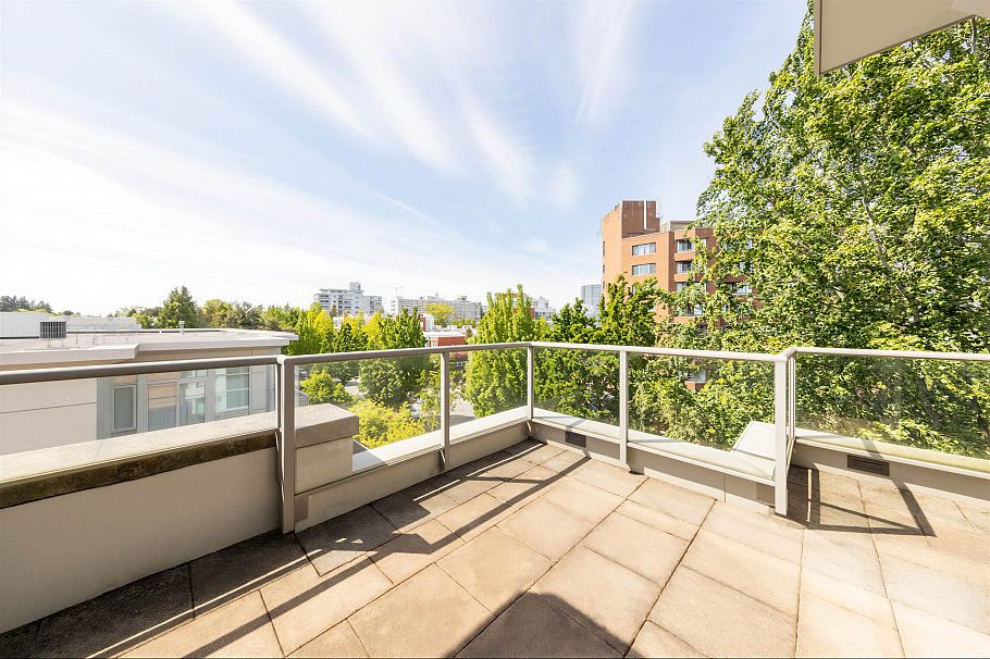 602 618 W 45th Avenue Vancouver, BC - 16