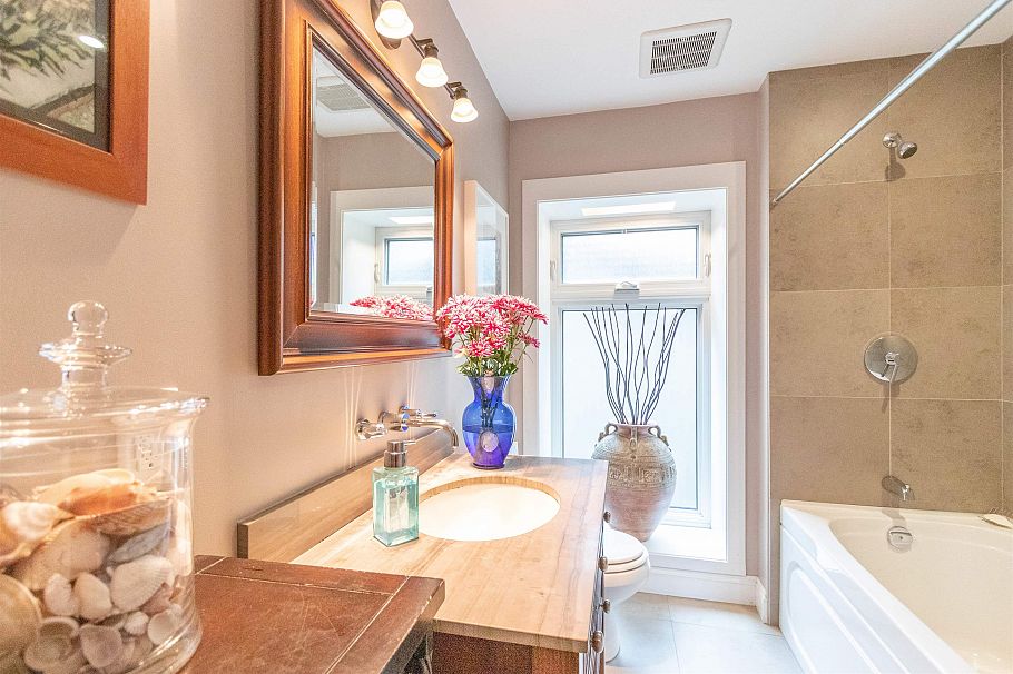 2588 Panorama Drive North Vancouver, BC - 21