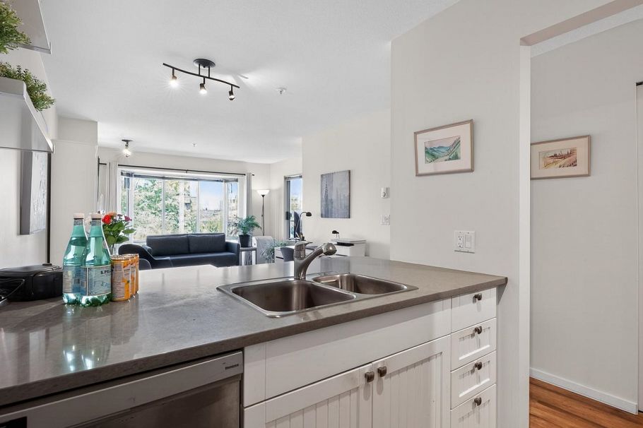 305-2195 W 5th Avenue Vancouver, BC - 20