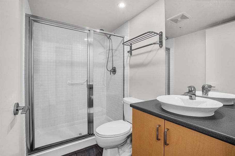 1206 155 W 1 Street North Vancouver, BC - 26