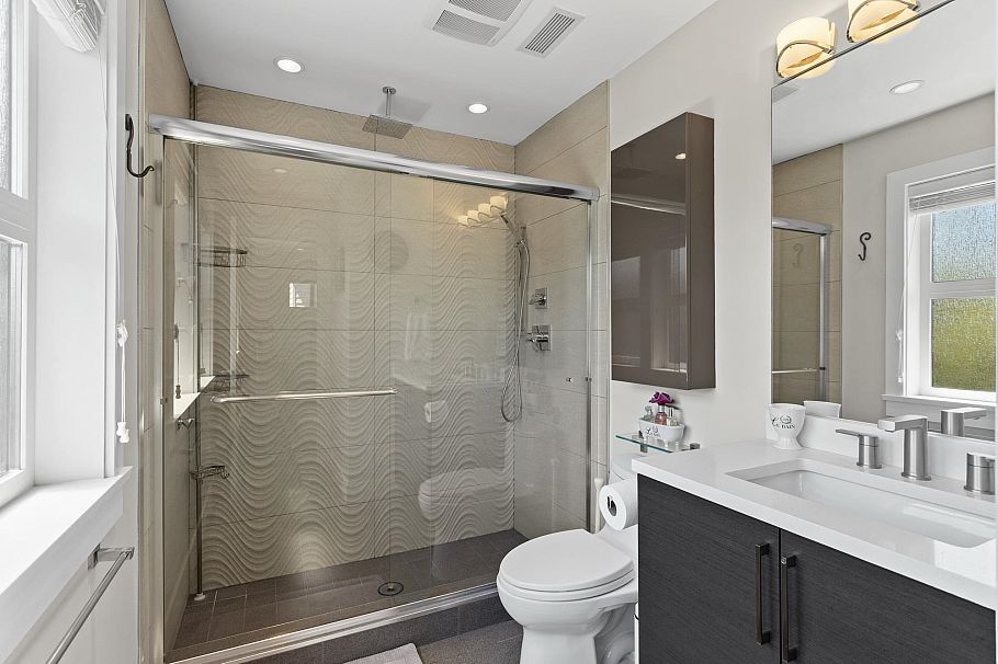 1020 E 13th Avenue Vancouver, BC - 27