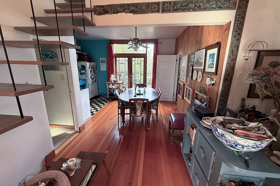 3813 W 15th Avenue Vancouver, BC - 4