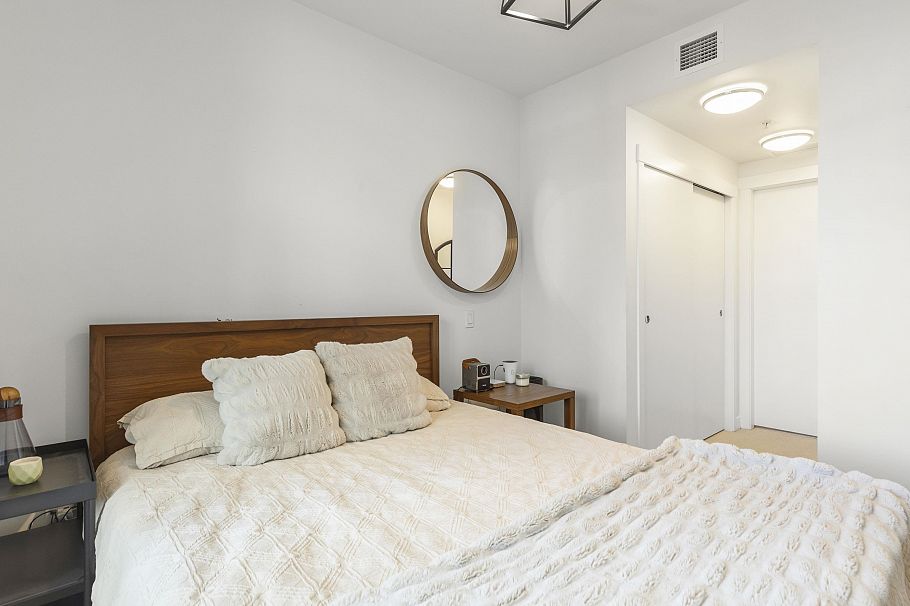110 110 Switchmen Street Vancouver, BC - 25