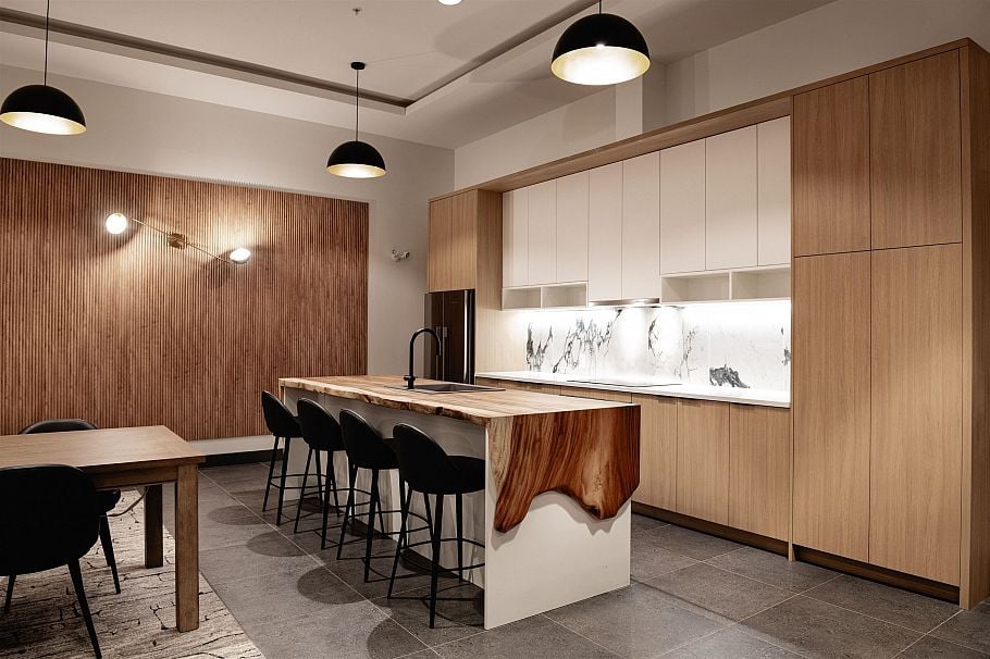 420 422 E 3rd Street North Vancouver, BC - 22