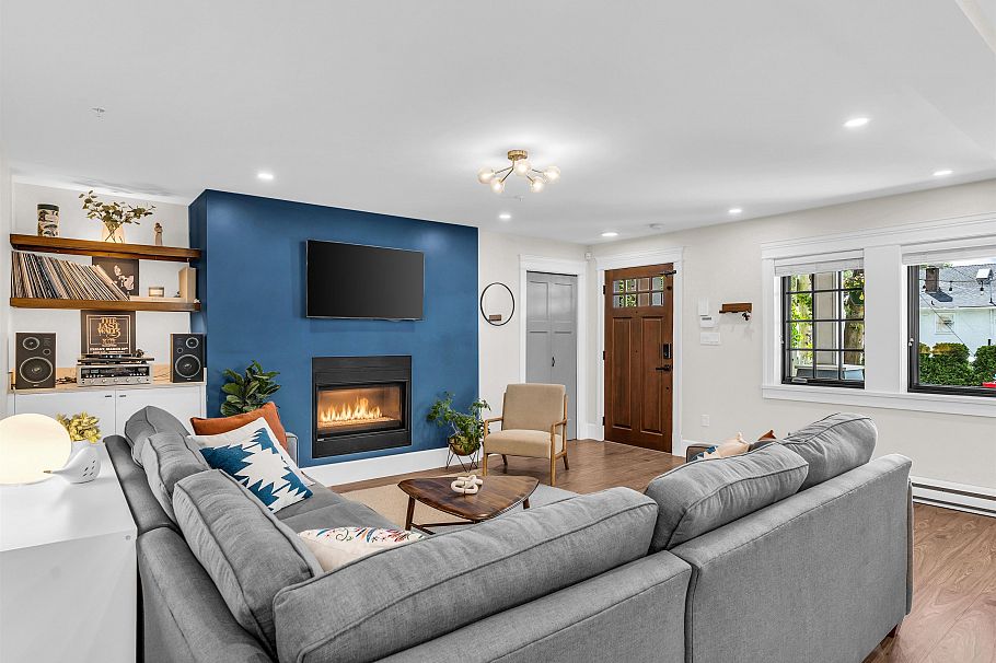 436 Lakewood Drive Vancouver, BC - 2