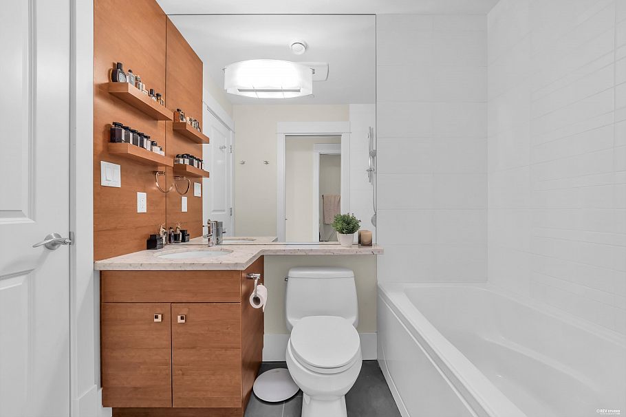 3618 W 24th Avenue Vancouver, BC - 22