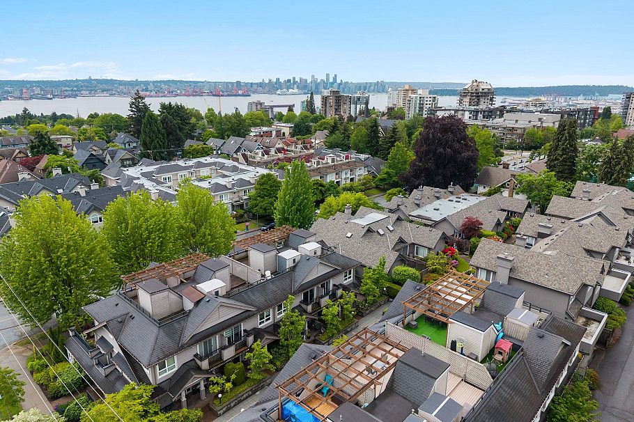 1121 St. Andrews Avenue North Vancouver, BC - 35