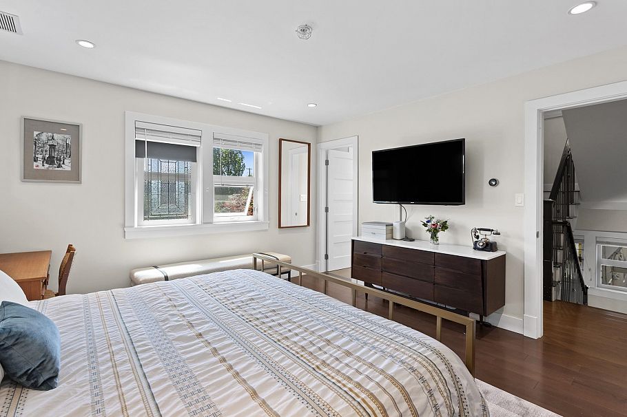 1020 E 13th Avenue Vancouver, BC - 25