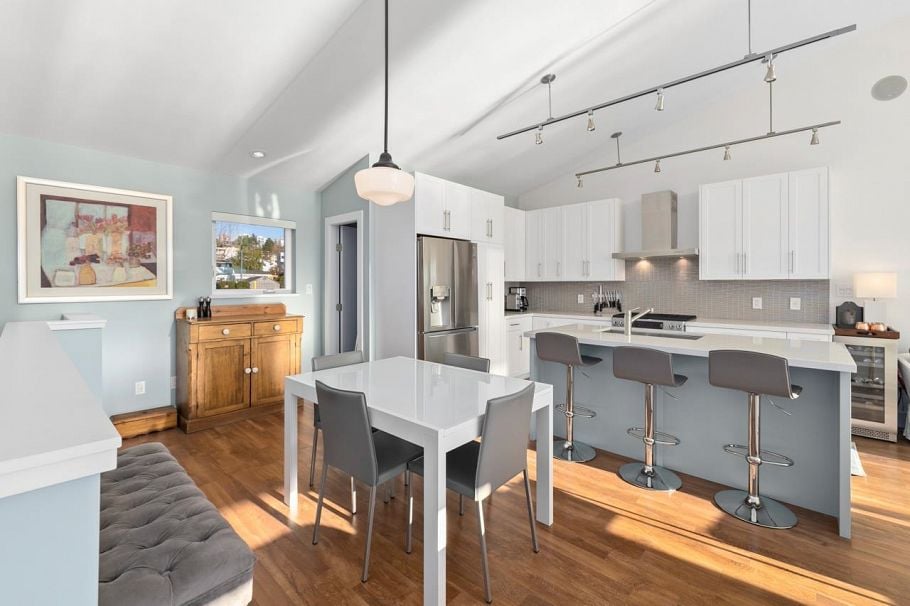 20 415 W Esplanade Avenue North Vancouver, BC - 6