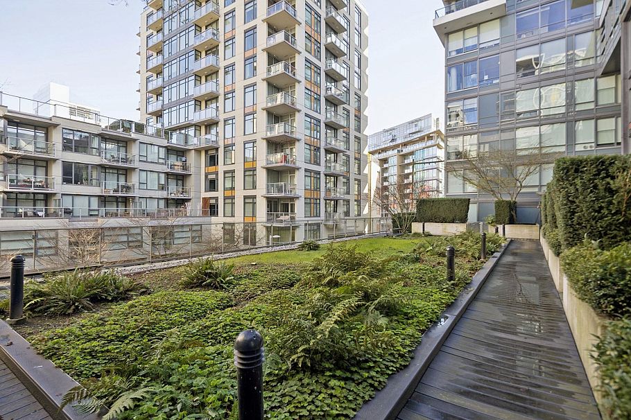 220 1783 Manitoba Street Vancouver, BC - 30