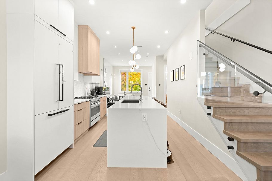 2815 W 19th Avenue Vancouver, BC - 6
