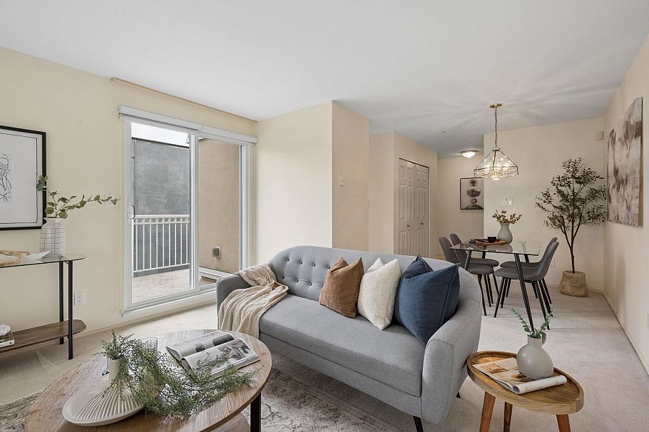 302 228 E 14th Avenue Vancouver, BC - 4