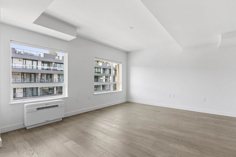 307 3590 W 39th Avenue Vancouver, BC - 2