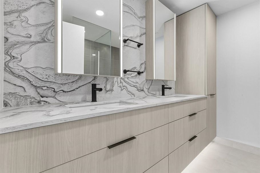 201 3590 W 39th Avenue Vancouver, BC - 9