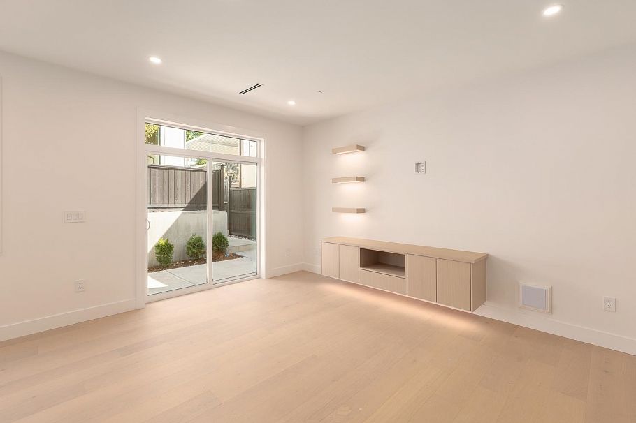 2 3635 Turner Street Vancouver, BC - 3