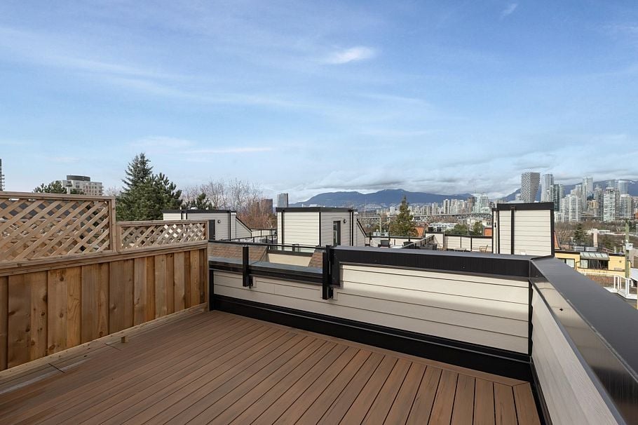 1286 W 7th Avenue Vancouver, BC - 29