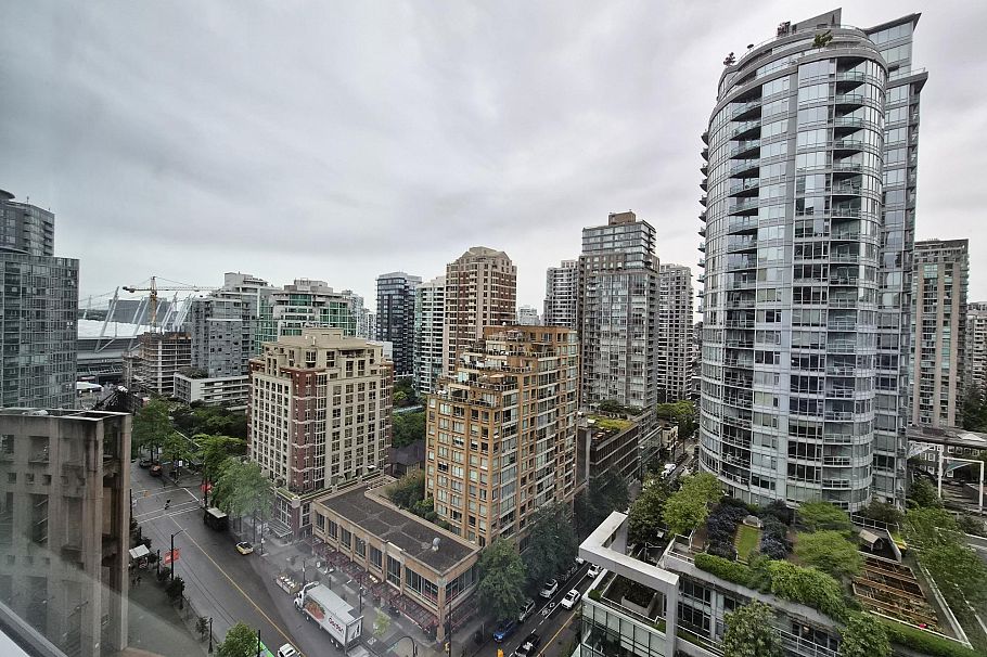 1801 433 Robson Street Vancouver, BC - 5