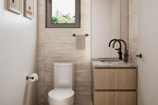 1 646 E 23rd Avenue Vancouver, BC - 6