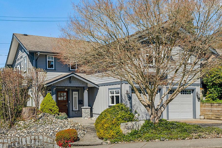 954 Tudor Avenue North Vancouver, BC - 1