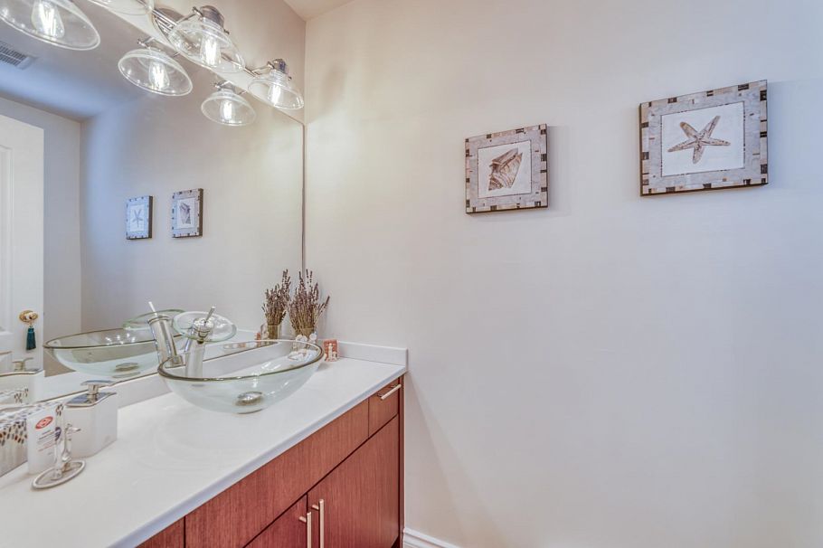 6 815 Tobruck Avenue North Vancouver, BC - 10