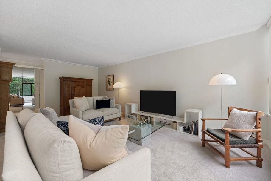 305 4101 Yew Street Vancouver, BC - 9