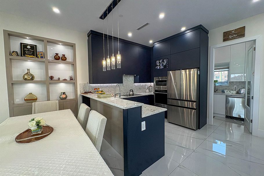 759 E 57th Avenue Vancouver, BC - 9