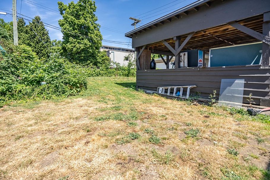 1987 E 61st Avenue Vancouver, BC - 29