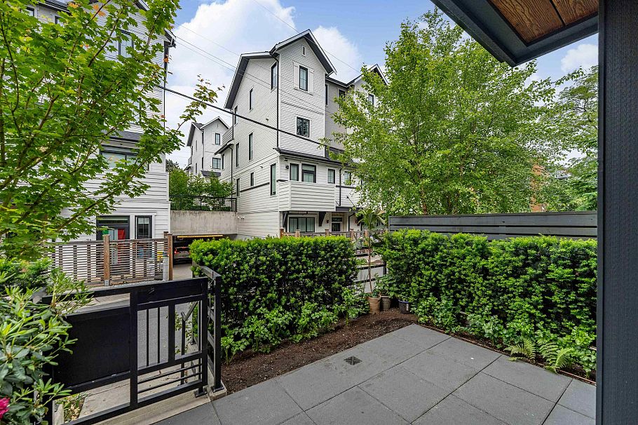 42 528 E 2nd Street North Vancouver, BC - 22