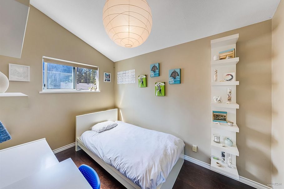 1140 W 20th Street North Vancouver, BC - 17