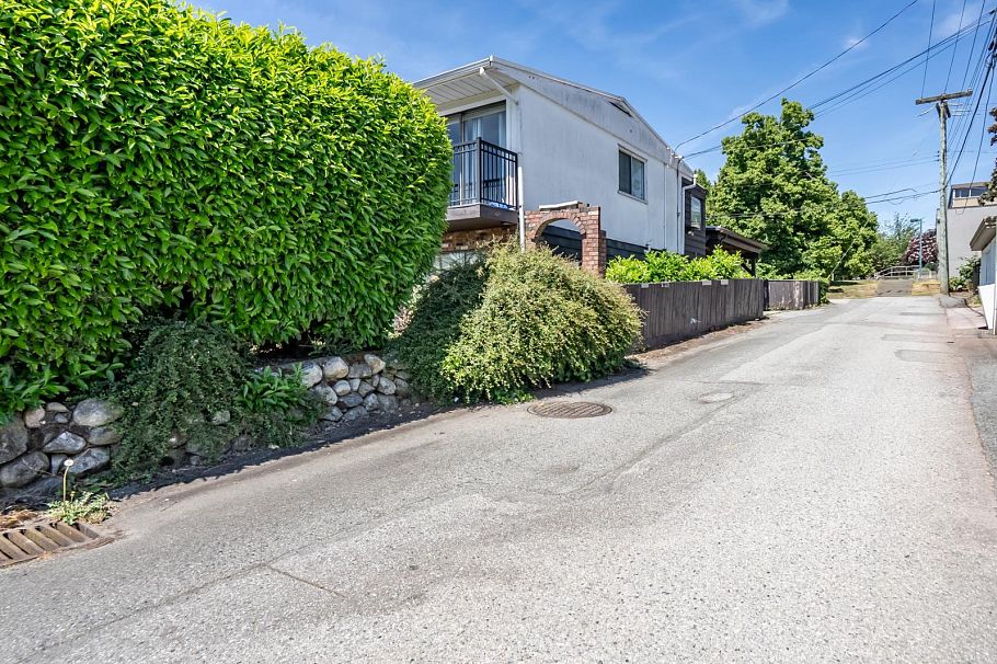 1987 E 61st Avenue Vancouver, BC - 28