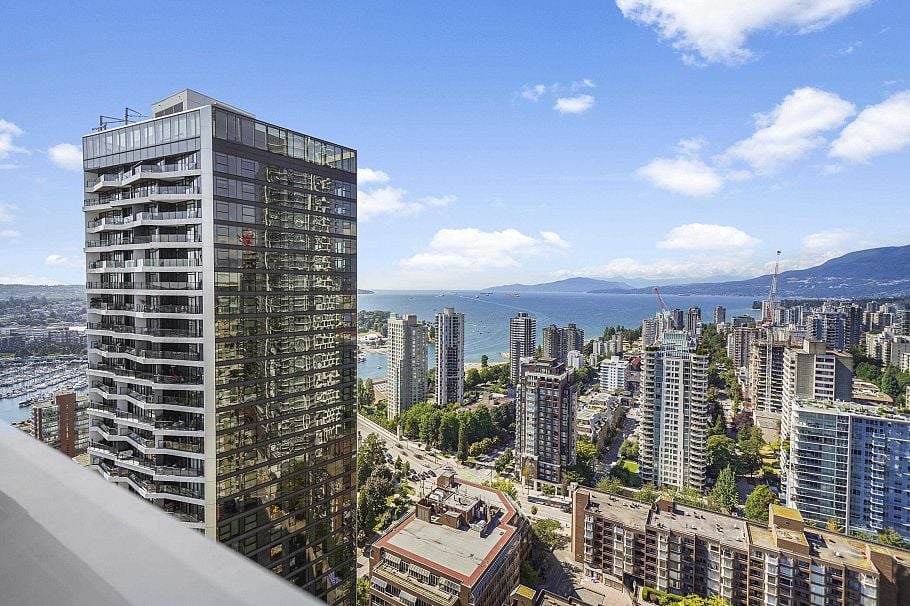3305 1335 Howe Street Vancouver, BC - 4