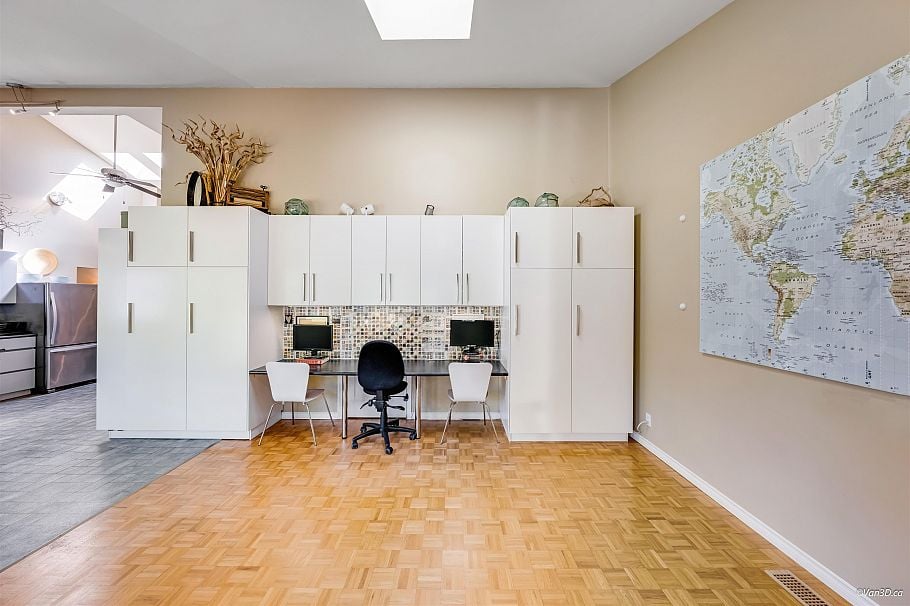 1140 W 20th Street North Vancouver, BC - 13