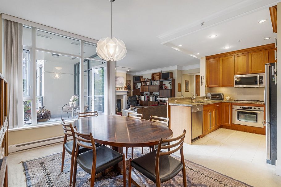 304 4685 Valley Drive Vancouver, BC - 11
