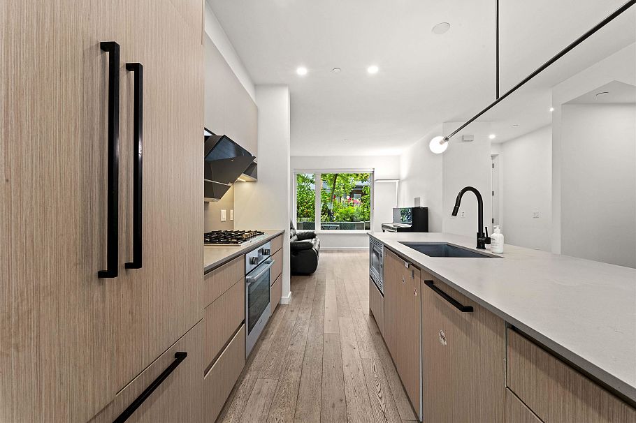 42 528 E 2nd Street North Vancouver, BC - 4
