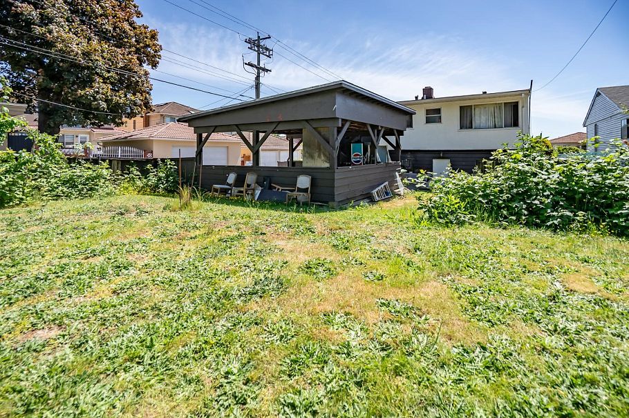 1987 E 61st Avenue Vancouver, BC - 31
