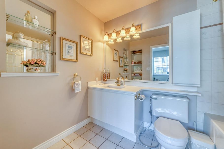 6 815 Tobruck Avenue North Vancouver, BC - 25