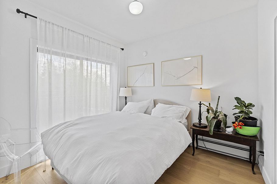 2072 Kitchener Street Vancouver, BC - 21